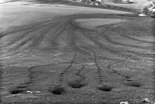'Five Stones' Richard Long.jpg