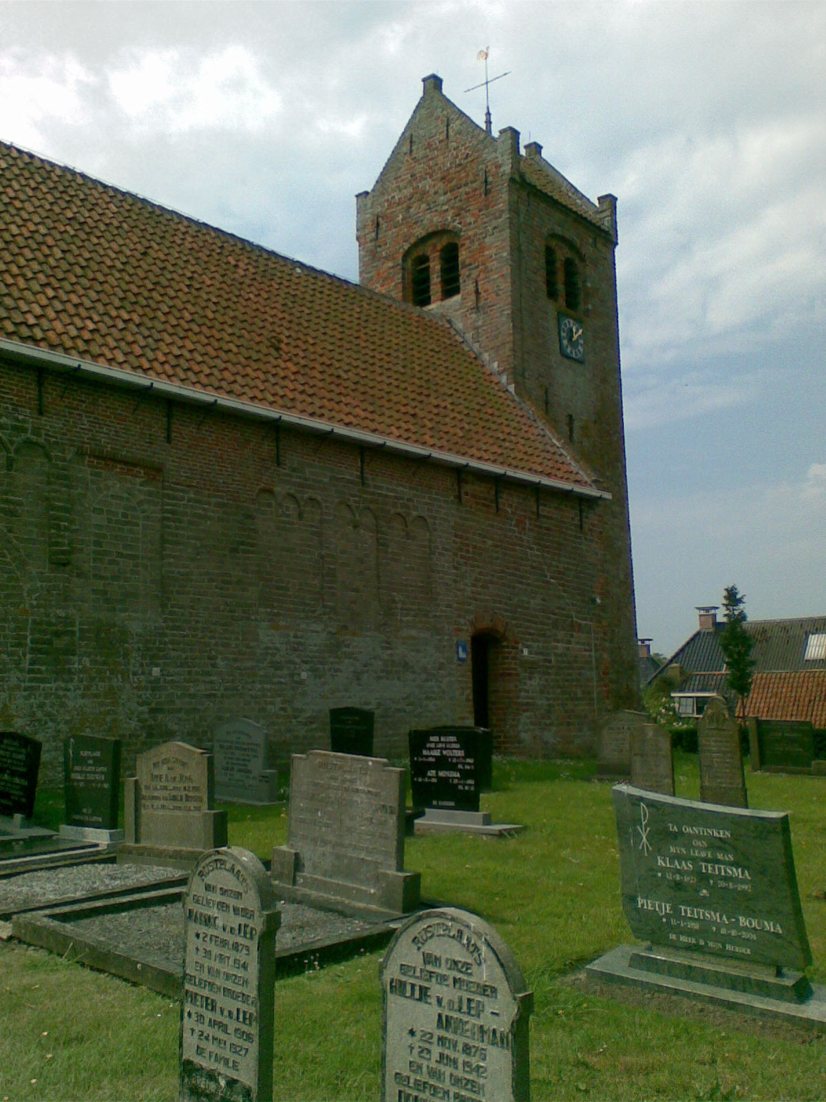 Het kerkje in Ginnum