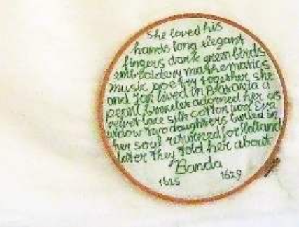 Detail van het borduurstuk ’Hansina, Ansje, Eva’ van Juul Sadée.