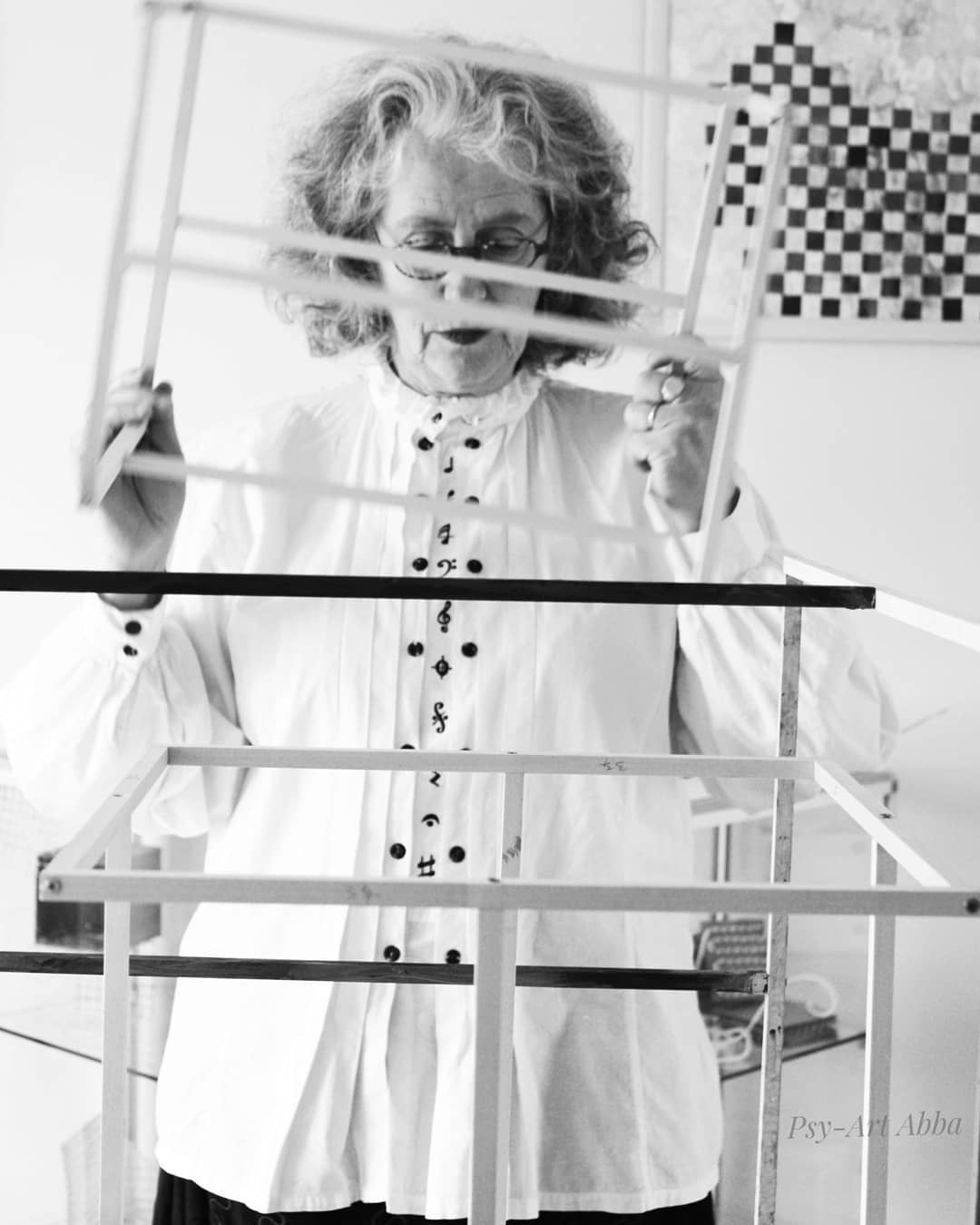 Edith Rachel Cohen aan het werk