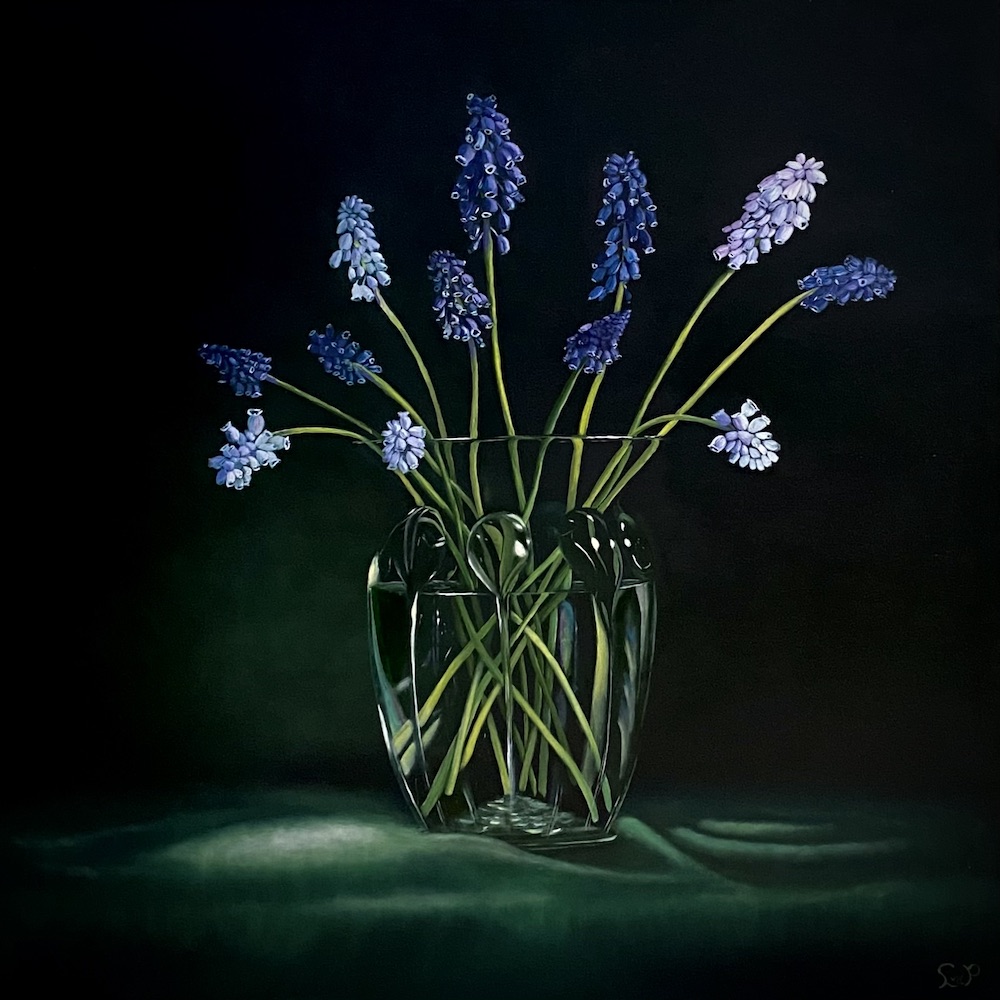 Witte en blauwe druifjes met glas - Lianne van der Plaat