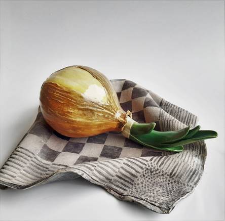 Uitlopende ui op doek - Margriet Blom